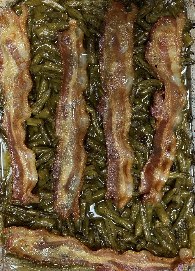 BROWN SUGAR BACON BIT GREEN BEANS
